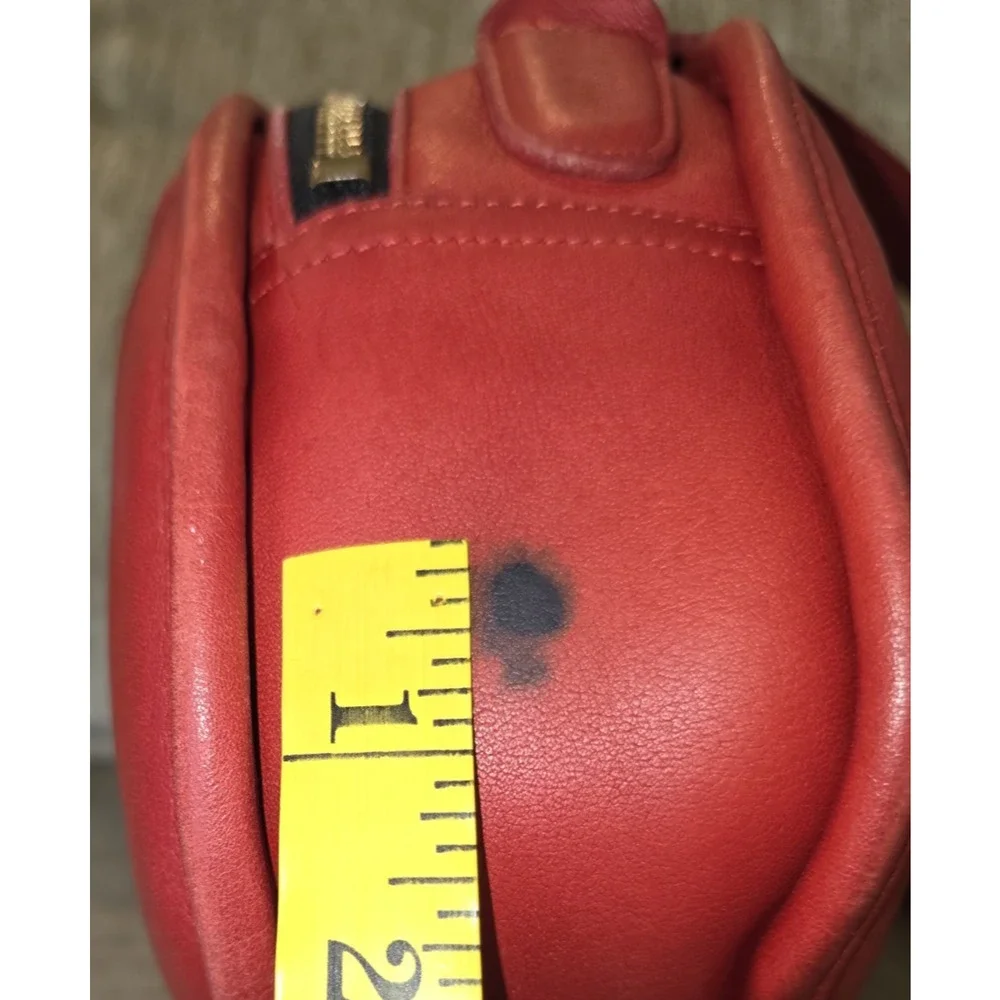 Coach Chester 9901 Vtg Red Glove Tanned Leather Crossbody Shoulder Bag USA Brass